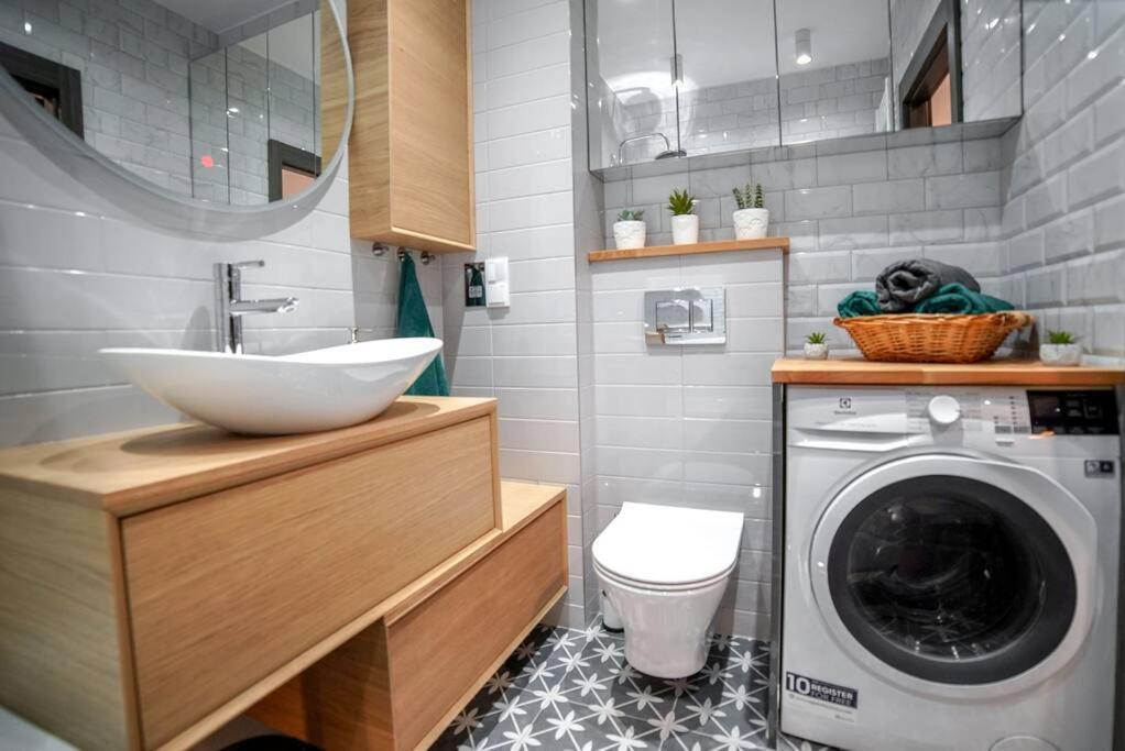 Apartament Nowoczesny Dwupokojowy Bridget Z Parkingiem Ełk